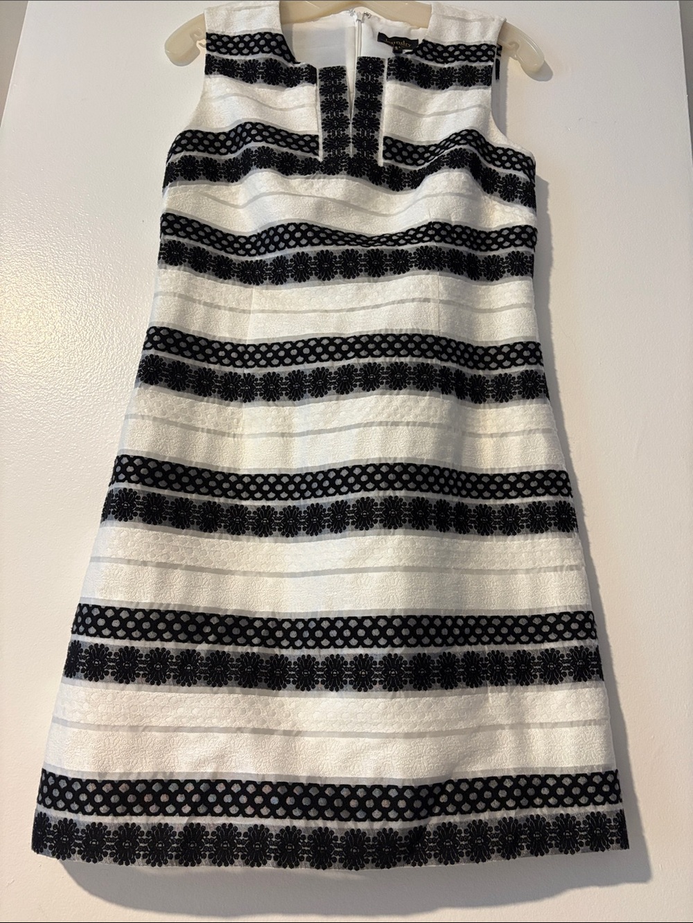 LAUNDRY- NWOT-👀Shelli Segal, Jacquard Blk & White- HOT